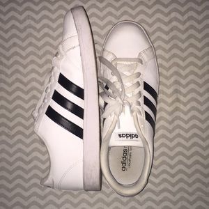 Classic women’s adidas size 9.5